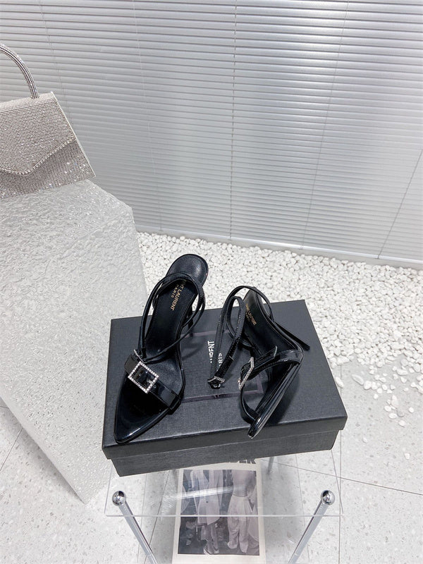 Three-quarter angle view of Saint Laurent luxury piece style No.078