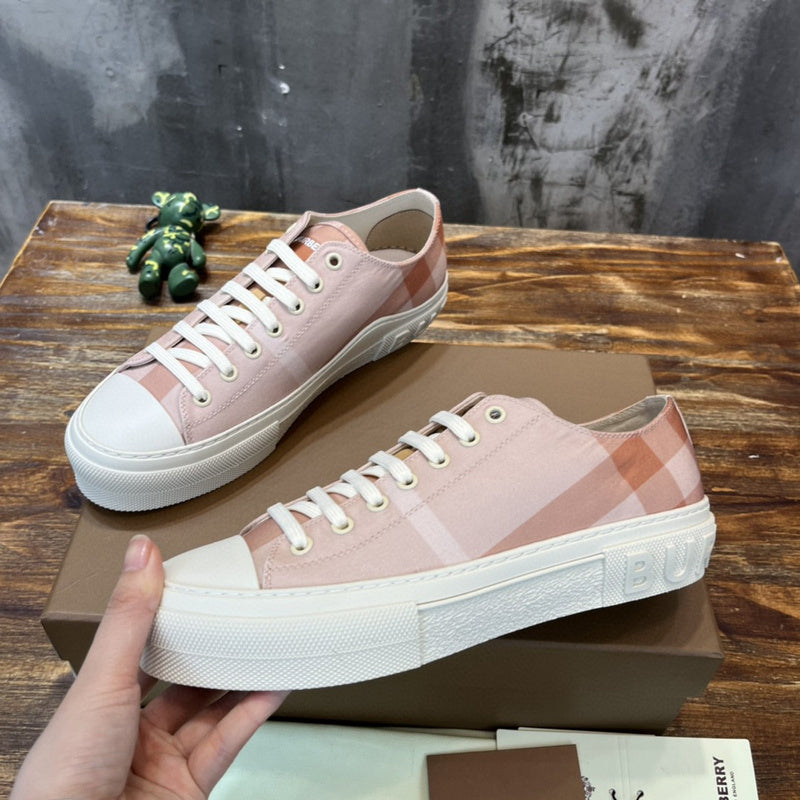 Burberry shoes Style 239 - top view showing design