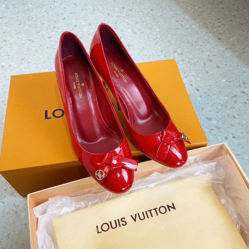 Louis Vuitton shoes front view designer style