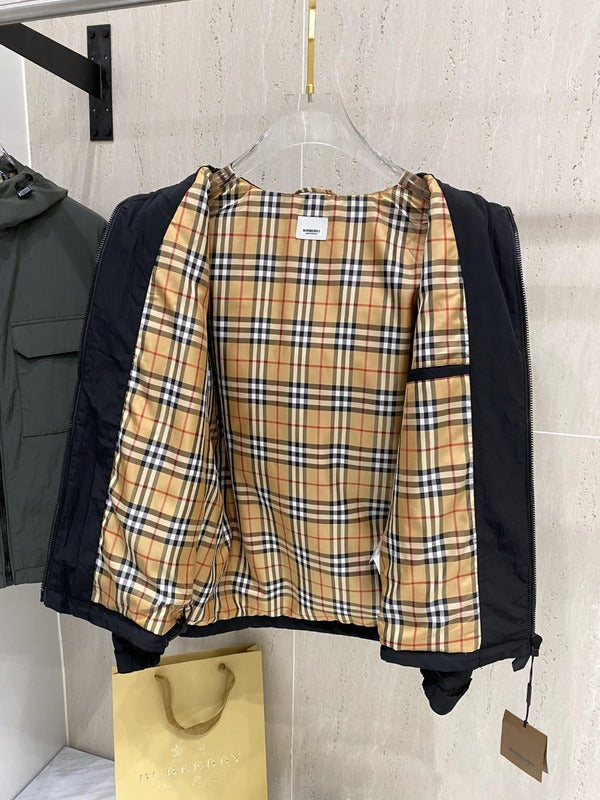 Styling view of Burberry luxury piece style No.376
