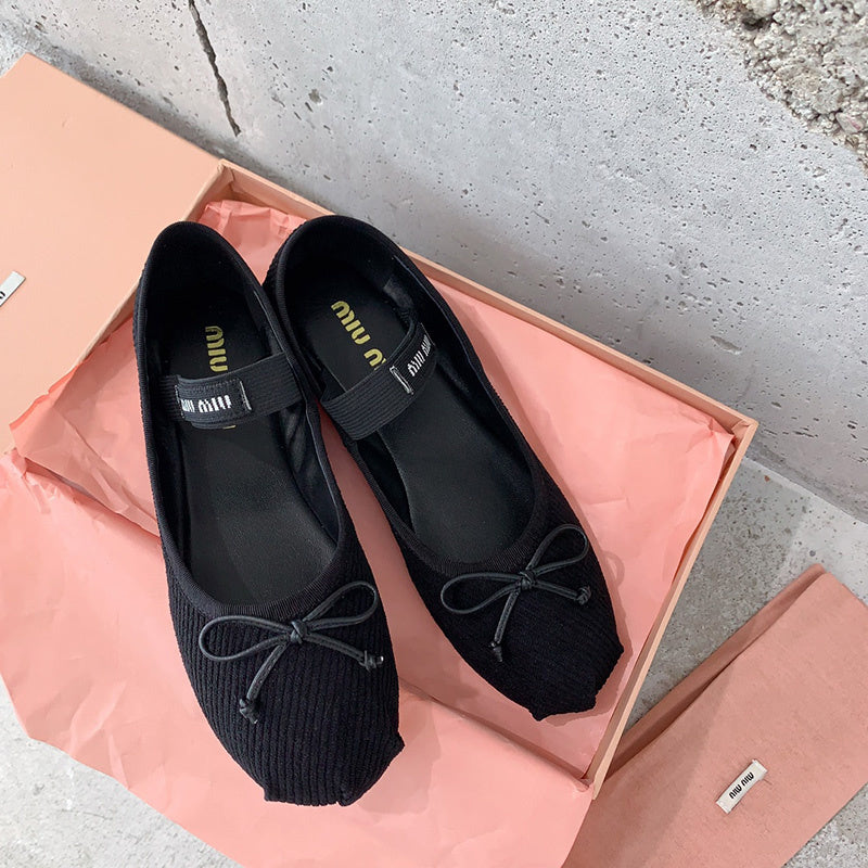 Three-quarter angle view of Miu Miu luxury piece style No.105