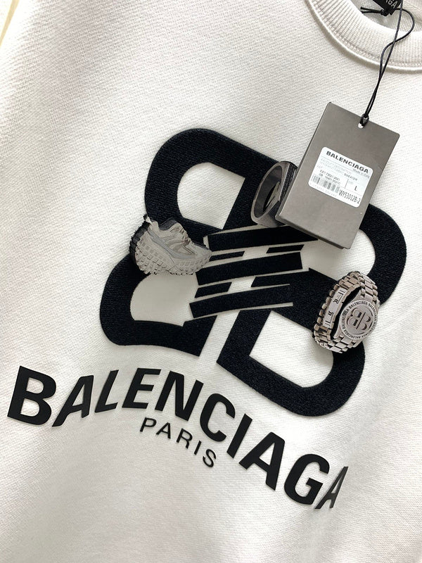 Full silhouette view of Balenciaga luxury piece style No.544