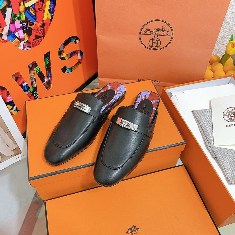 Hermès Grey Low-Top Sneakers - Studio Shot