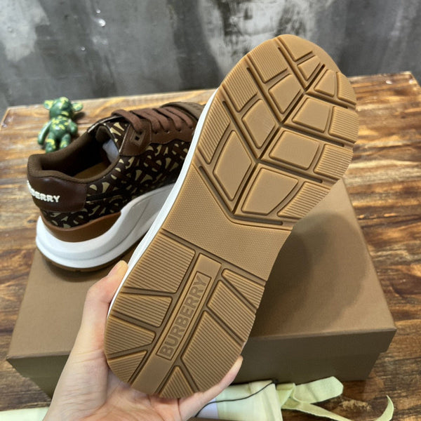 Burberry shoes Style 316 - side profile detail