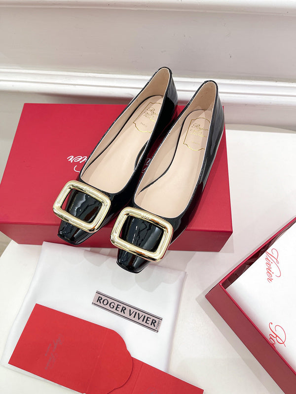Texture and finish detail of Roger Vivier luxury piece style No.051