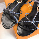 Full silhouette view of Louis Vuitton luxury piece style No.006