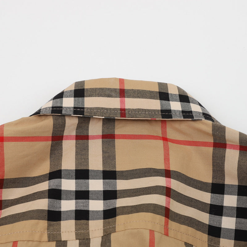 Front view of Burberry luxury piece style No.023