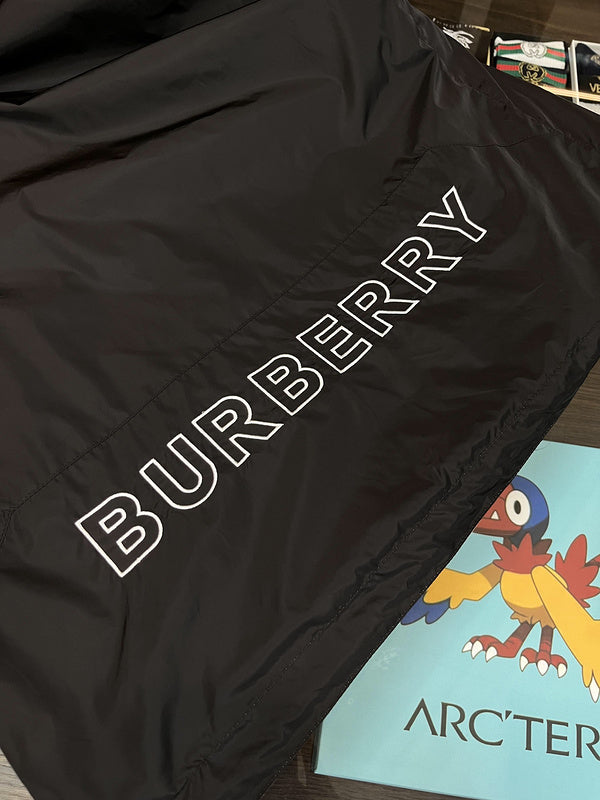 Styling view of Burberry luxury piece style No.377