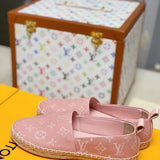 Texture and finish detail of Louis Vuitton luxury piece style No.112
