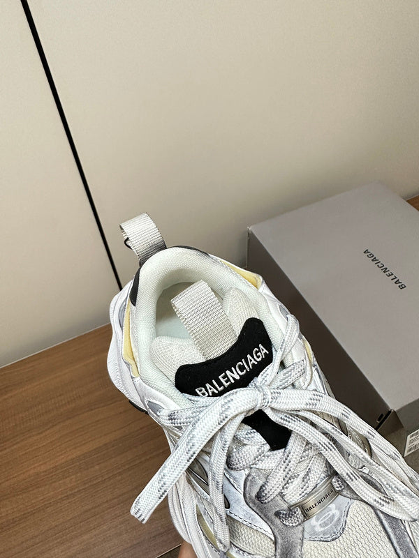 Balenciaga shoes Style 022 - packaging and accessories