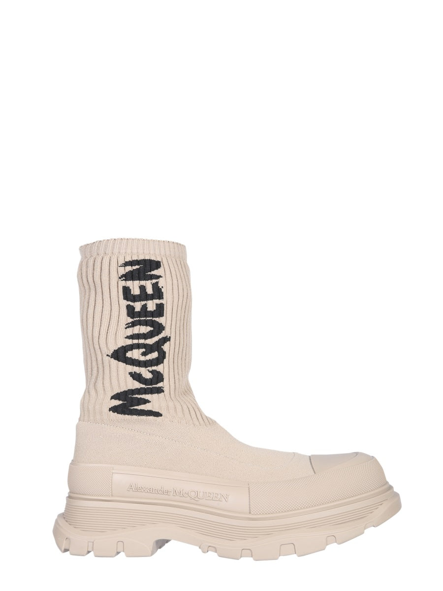 Alexander McQueen Shoes? Alexander Mcqueen Men Tread Slick Boot Premium Designer Casual Shoes