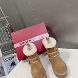 Side profile view of Roger Vivier luxury piece style No.077