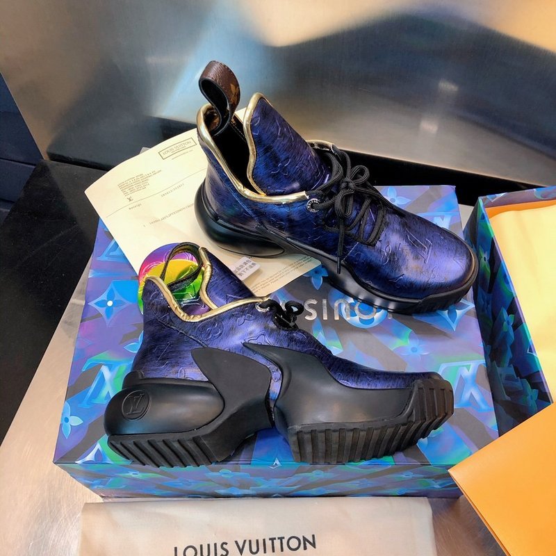 Front view of Louis Vuitton luxury piece style No.145