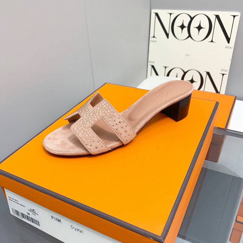 Hermès Camel Slide Sandals - Close-Up Texture View
