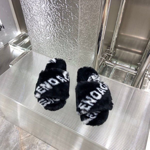 Balenciaga sandals Style 011 - close-up of iconic logo design