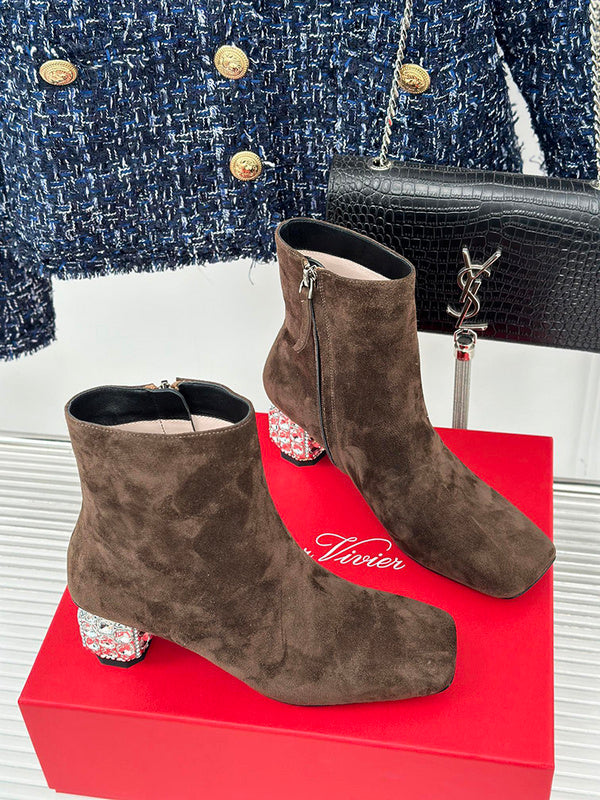 Back view of Roger Vivier luxury piece style No.074