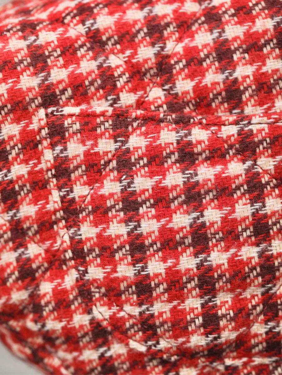Chanel Large Hobo Bag detail shot – authentic designer craftsmanship