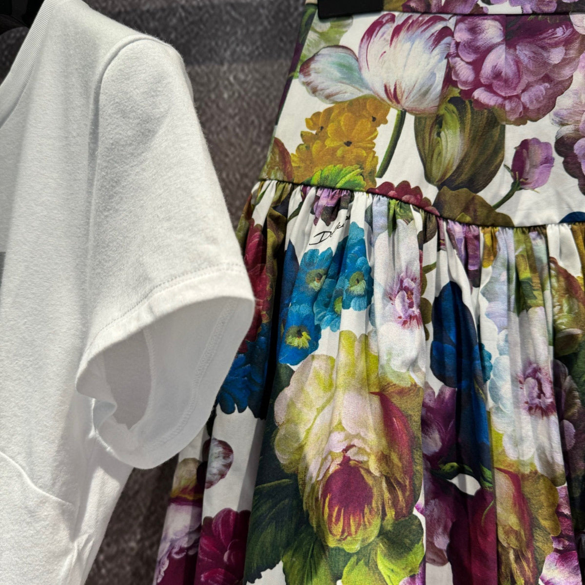 Skirts- D&g Skirt Elegant Designer Casual Skirt