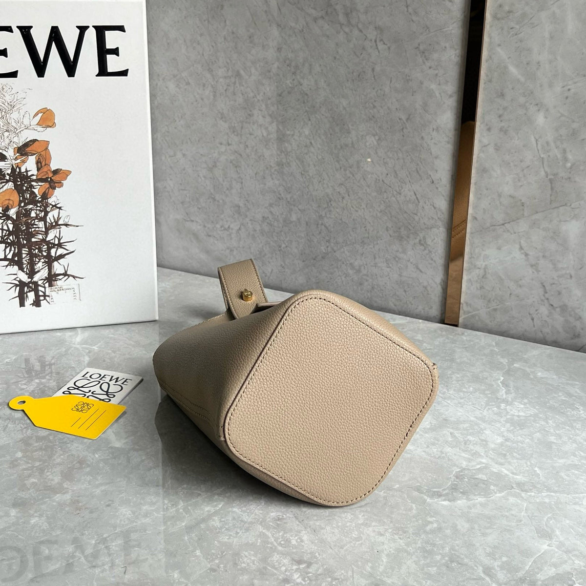 Bags- Loew Mini Pebble Bucket Bag Elegant Everyday Designer Handbag