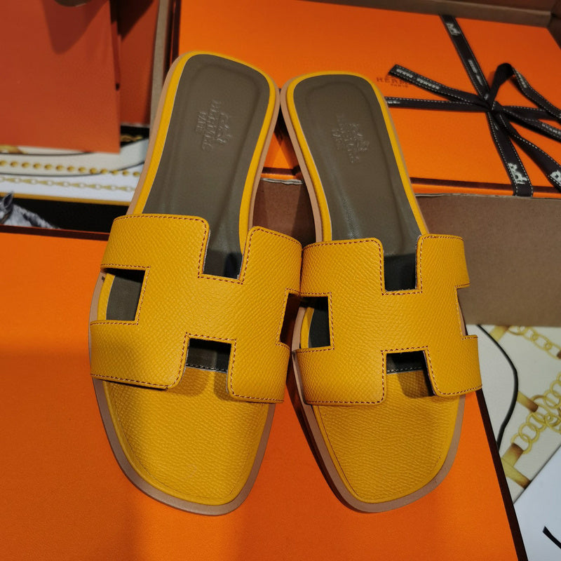 Hermes sandals Style 091 - top view showing design