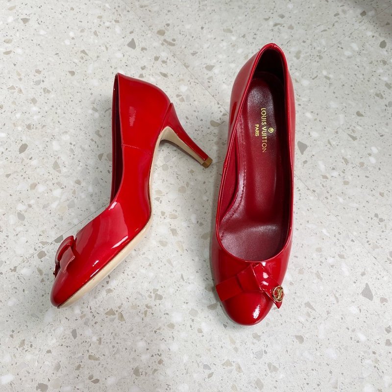 Louis Vuitton designer shoes full view