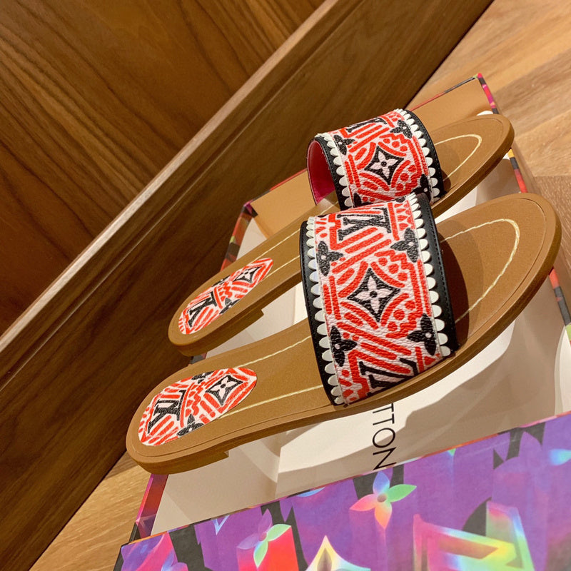 Three-quarter angle view of Louis Vuitton luxury piece style No.063