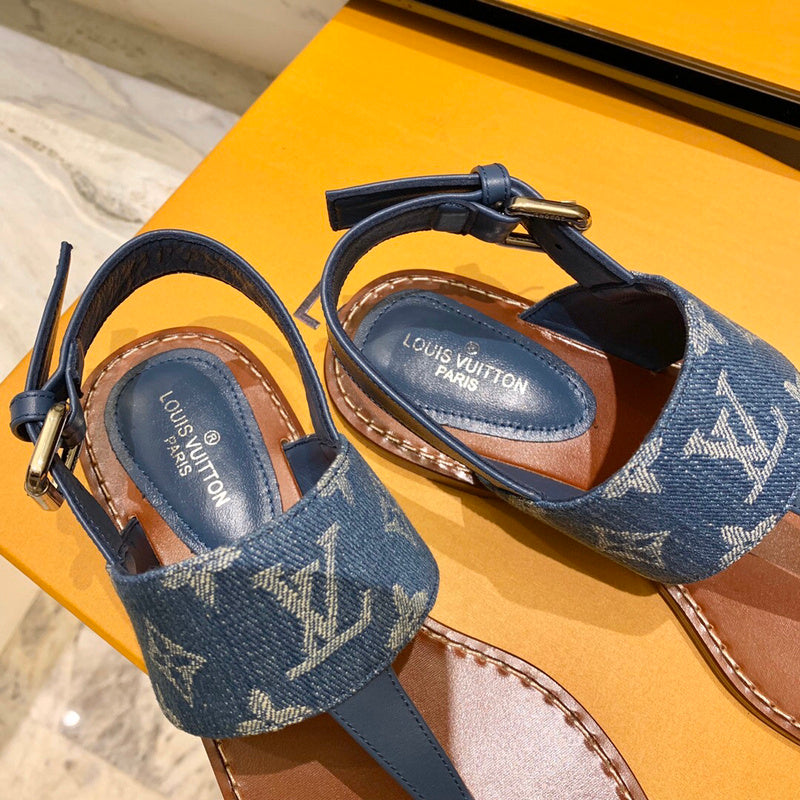 Full silhouette view of Louis Vuitton luxury piece style No.077