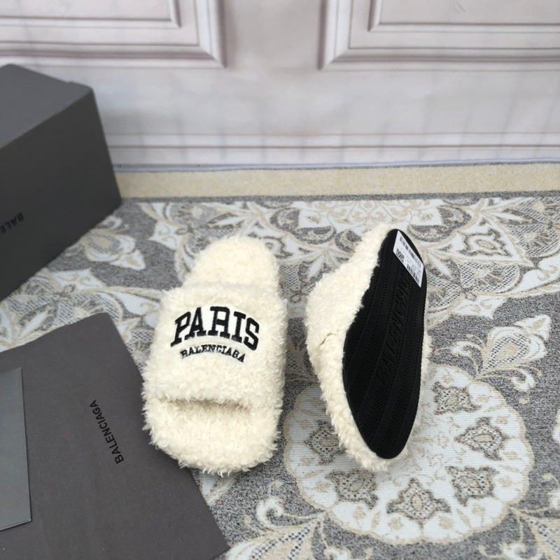 Balenciaga sandals Style 007 - top view showing design