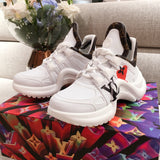 Three-quarter angle view of Louis Vuitton luxury piece style No.069