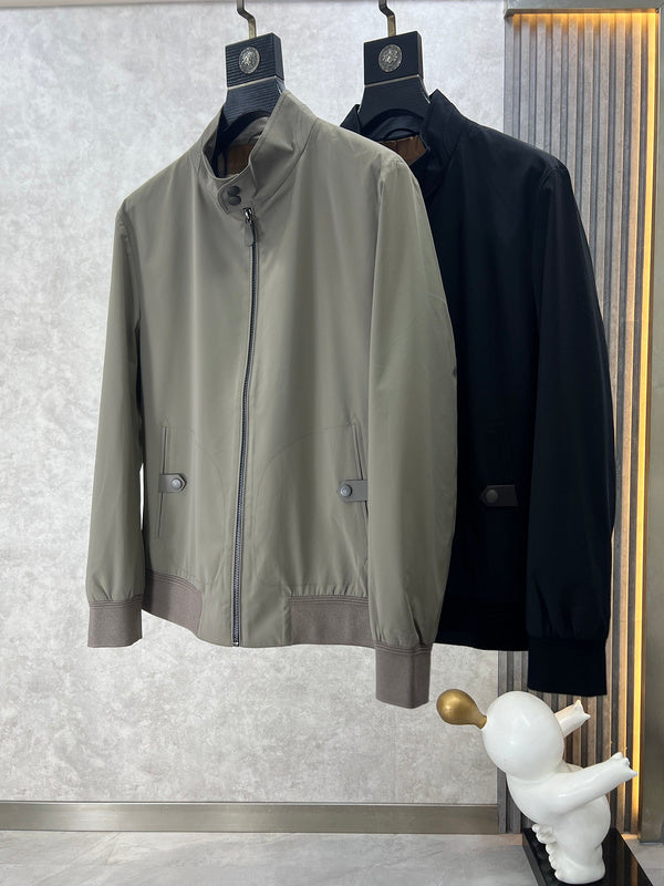 Side profile view of Burberry luxury piece style No.371