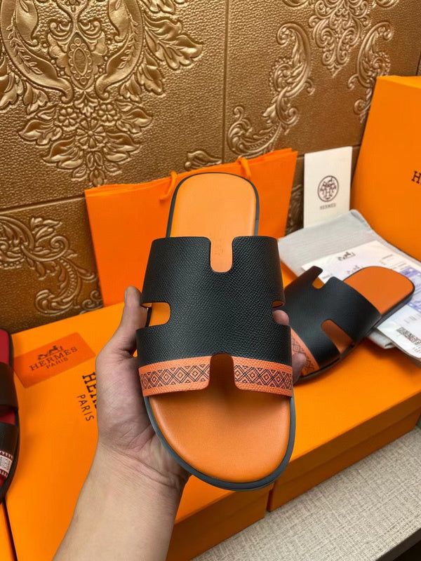 Hermès Black Classic Ballet Flats - Heel Detail View