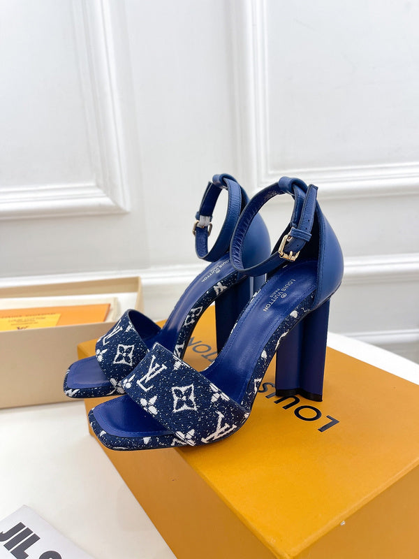 Louis Vuitton shoes Style 386 - logo and branding close-up (alternate angle)