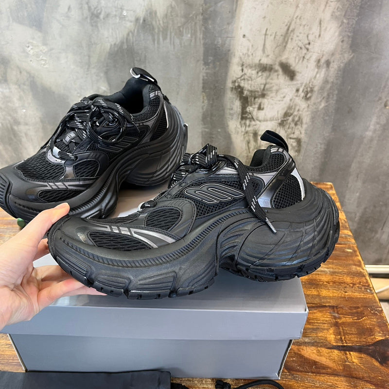 Balenciaga shoes Style 033 - logo and branding close-up