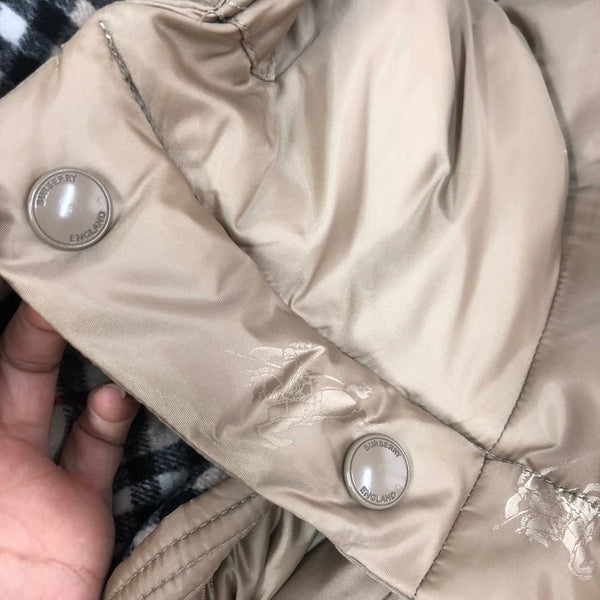 Three-quarter angle view of Burberry luxury piece style No.312