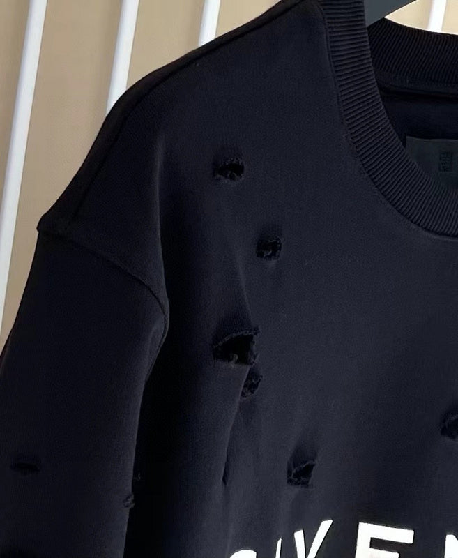Three-quarter angle view of Givenchy luxury piece style No.121