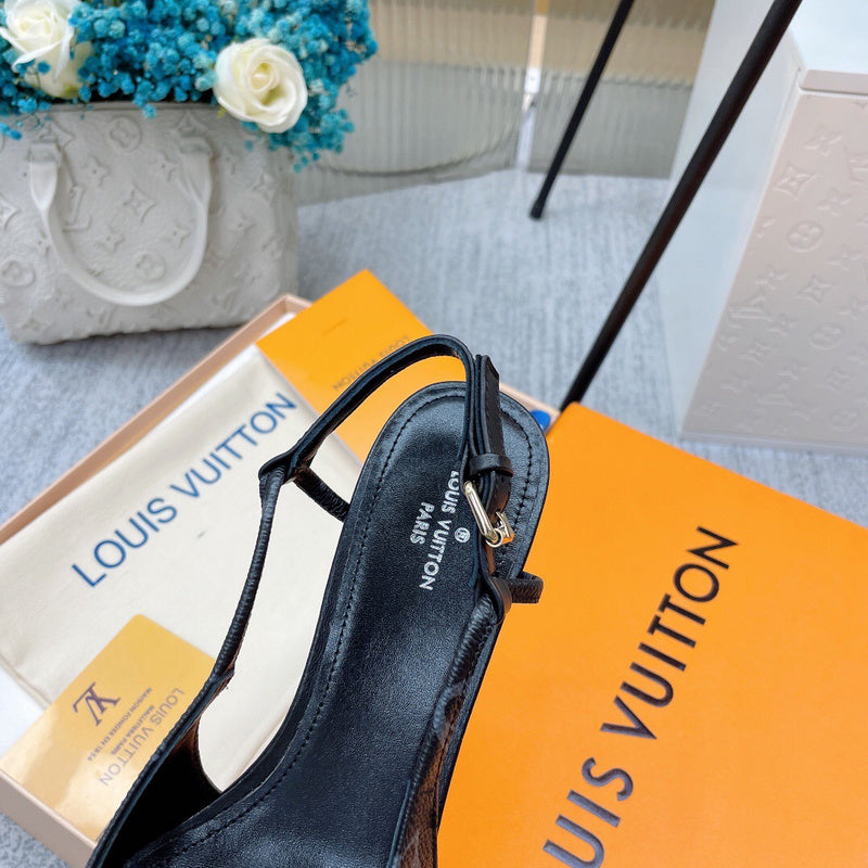Louis Vuitton shoes Style 409 - back heel detail