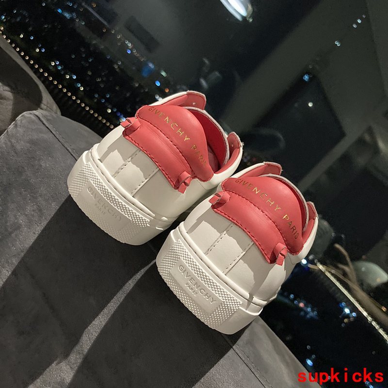 Givenchy shoes Style 070 - close-up of timeless elegant design