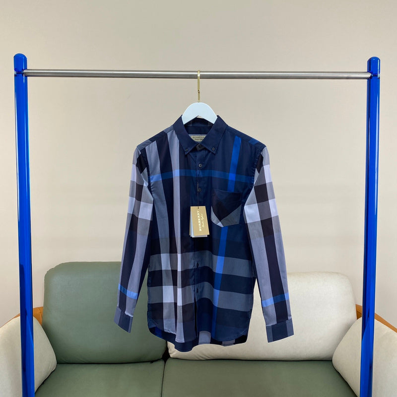 Styling view of Burberry luxury piece style No.054