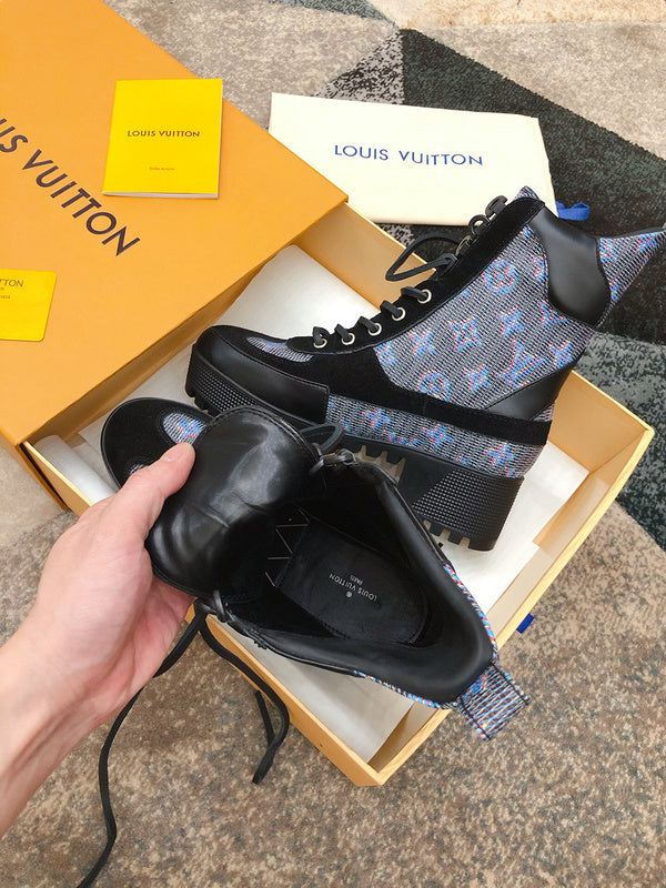Front view of Louis Vuitton luxury piece style No.171