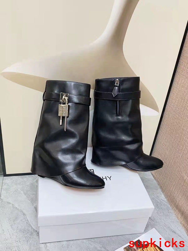 Givenchy shoes Style 116 - side profile detail