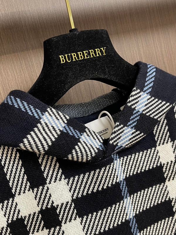 Full silhouette view of Burberry luxury piece style No.459