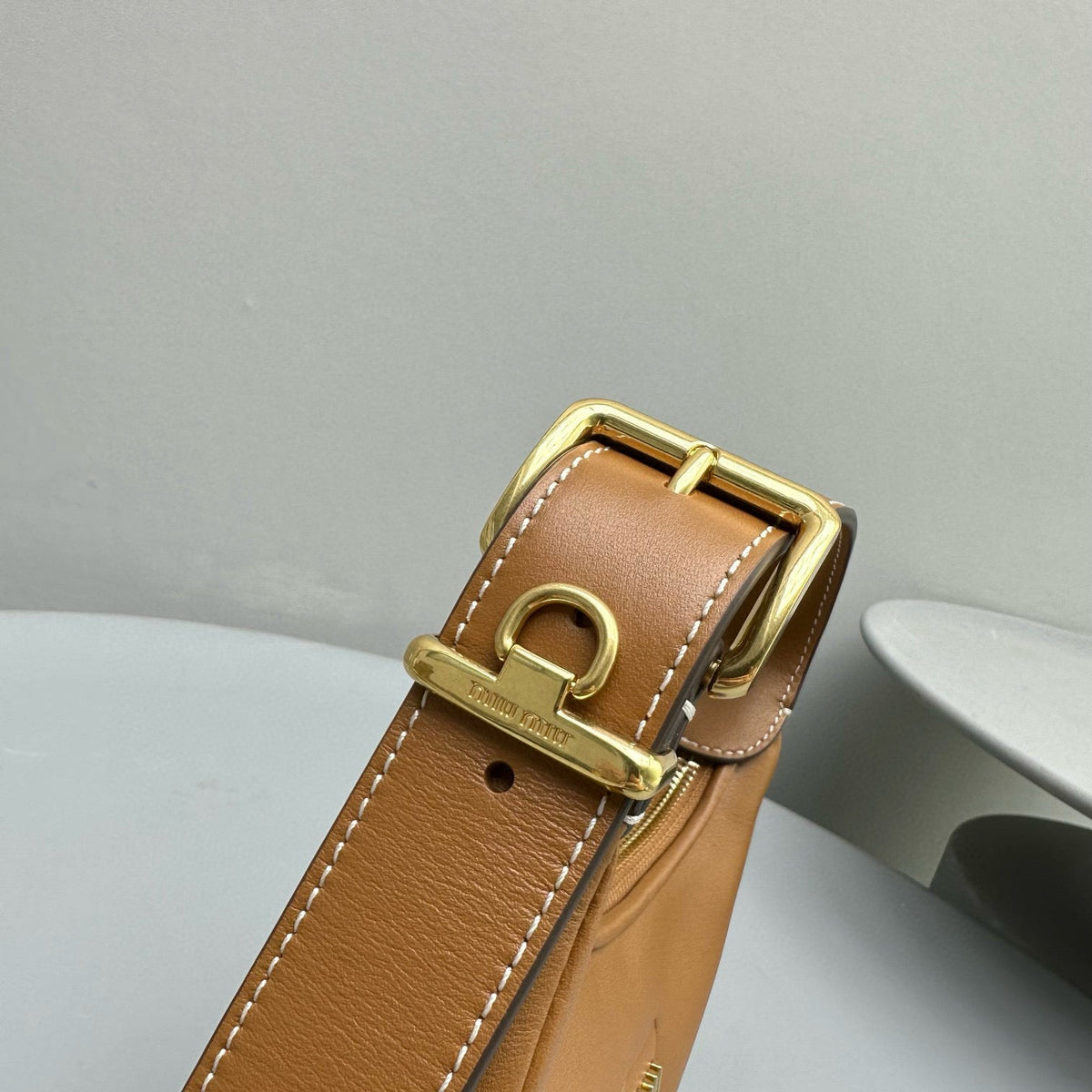 Bags- Miu M Leather Hobo Bag Elegant Everyday Designer Handbag