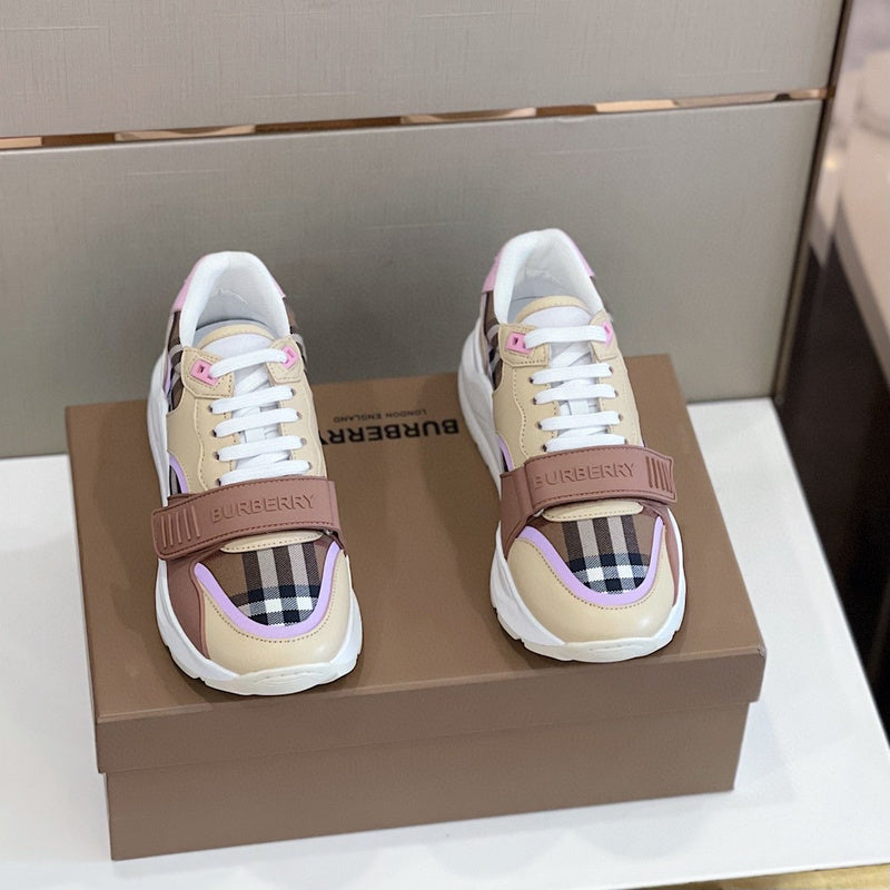 Burberry shoes Style 216 - logo and branding close-up