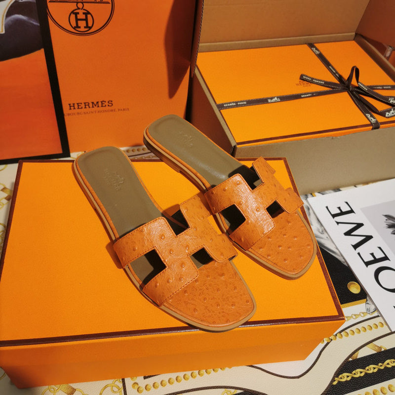 Hermes sandals Style 132 - logo and branding close-up