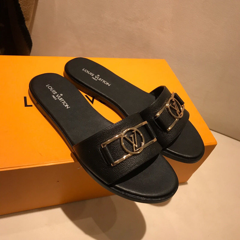 Back view of Louis Vuitton luxury piece style No.079