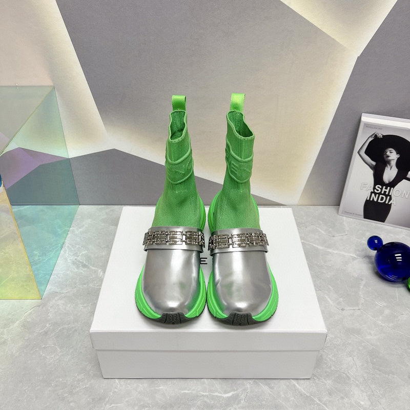 Givenchy shoes Style 147 - logo and branding close-up