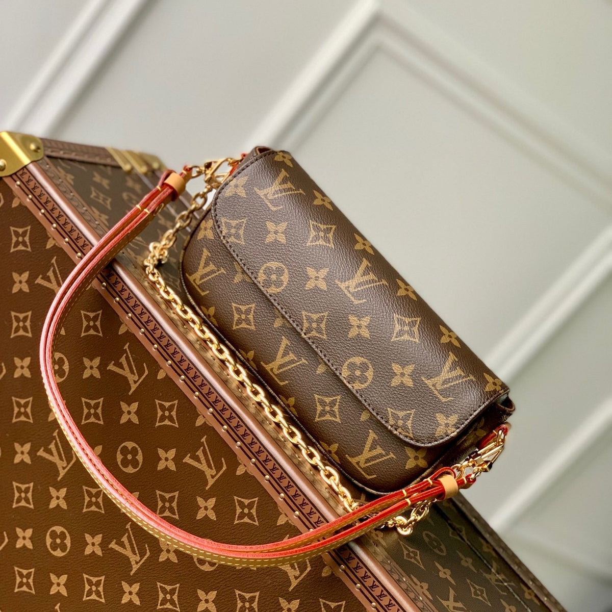 Louis Vuitton Wallets- Louis Vuitton Lou Ivy Wallet On Chain Bag Compact Luxury Card Wallet
