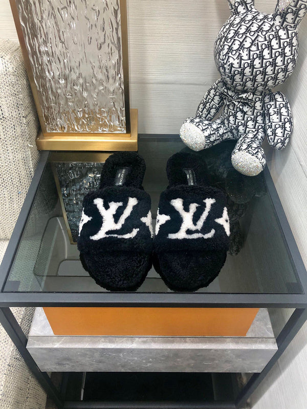 Louis Vuitton shoes Style 355 - close-up of luxury comfort fit
