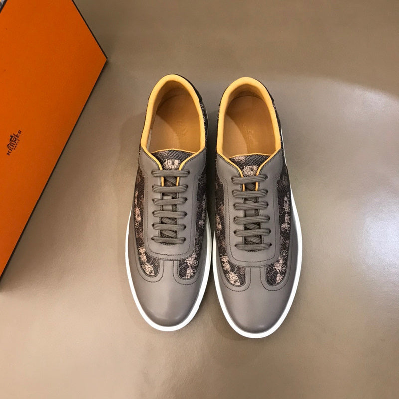Hermès White Pointed-Toe Flats - Back View