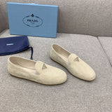 Side profile view of Prada luxury piece style No.122
